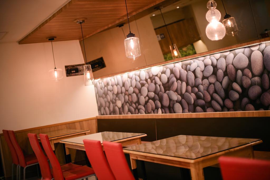 Hotel Kiwi-Taichung Station Branch 1 Extérieur photo