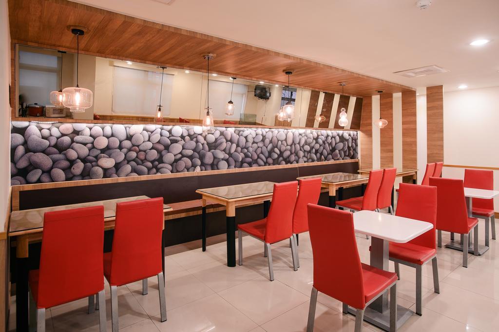 Hotel Kiwi-Taichung Station Branch 1 Extérieur photo