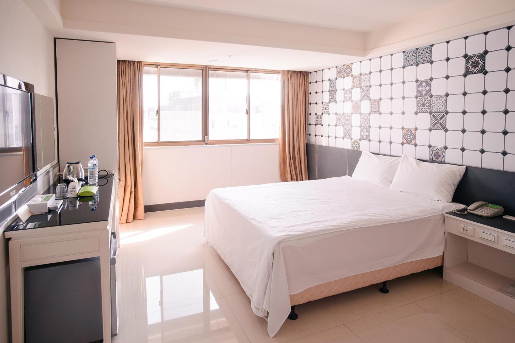 Hotel Kiwi-Taichung Station Branch 1 Extérieur photo