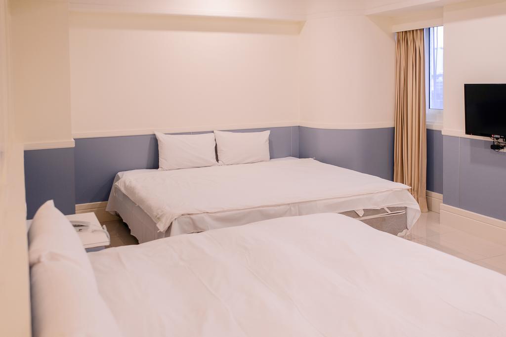 Hotel Kiwi-Taichung Station Branch 1 Extérieur photo