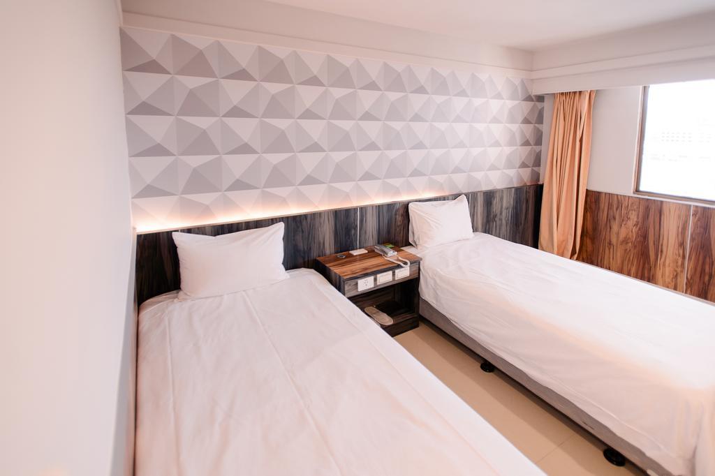 Hotel Kiwi-Taichung Station Branch 1 Extérieur photo