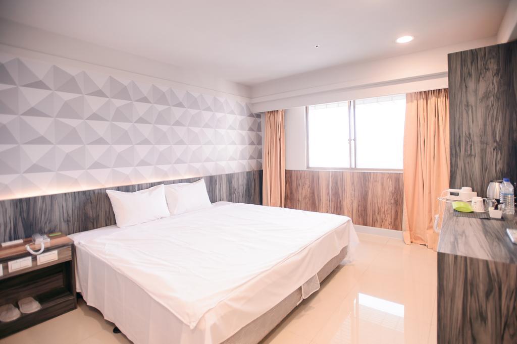 Hotel Kiwi-Taichung Station Branch 1 Extérieur photo