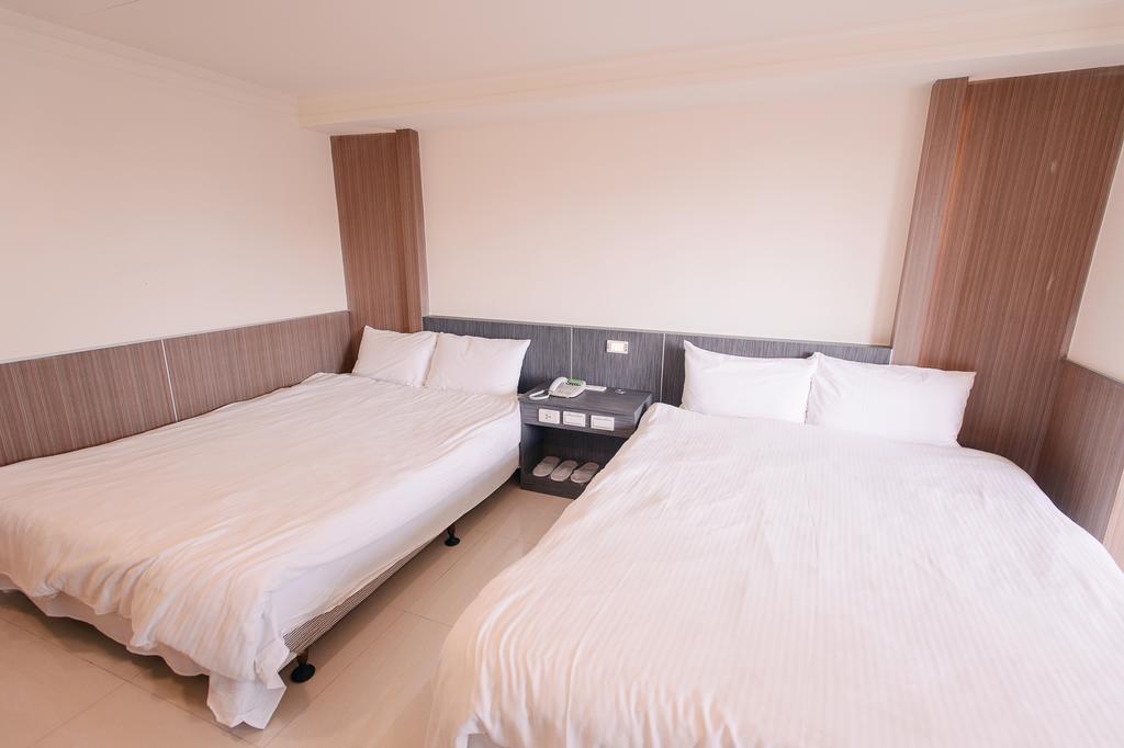 Hotel Kiwi-Taichung Station Branch 1 Extérieur photo